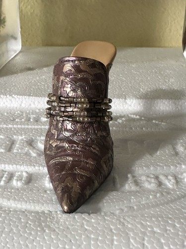 Just The Right Shoe ‘UPTOWN’ By Lorraine Vail (Raine) - 57-26010 - Picture 3 of 10