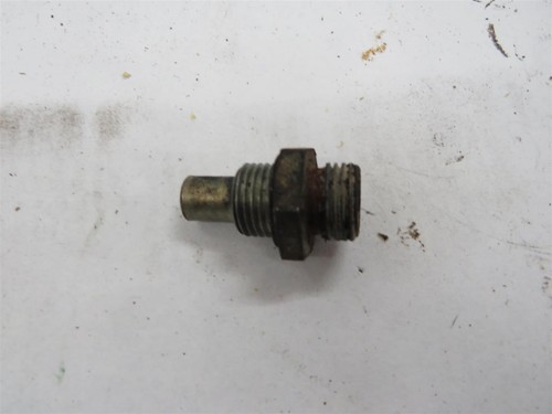 Mercedes Benz W108 280S Ansaugkrümmer Fitting Anschluss Bremskraftverstärker 114
