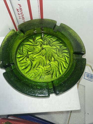Glass Ashtray LE Smith Textured Emerald Green Large Leaf 1.5" high, 7.25" round