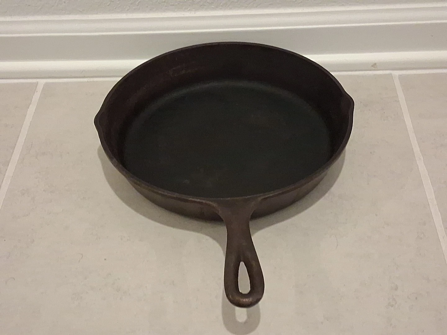Vintage Made in USA SK D2 Cast Iron Small Skillet With 3 Notch Heat Ring 10".1/2
Opens in a new wind