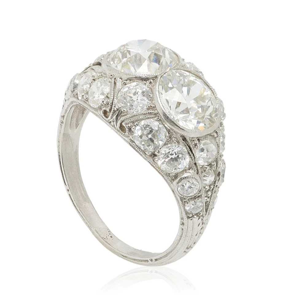 Impresionante anillo de compromiso clásico con diseño de cúpula con circonita cúbica blanca de 4,70 quilates y plata 935 Foto 2 de 4