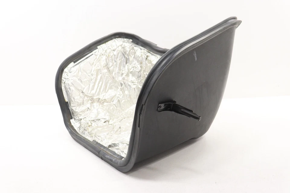 2003 - 2025 CHEVROLET EXPRESS 3500 ENGINE MOTOR APPEARANCE COVER OEM 84917036 - Image 3 of 4