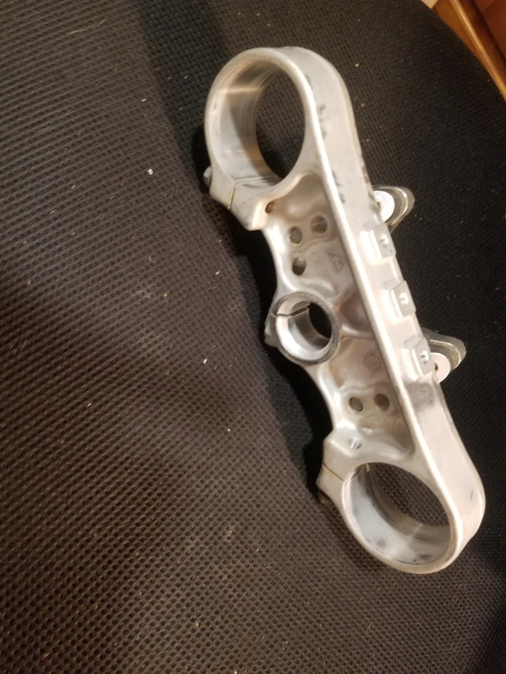 Верхние тройные зажимы 2014 KTM 500 EXC от оригинального производителя - Изображение 2 из 4