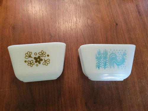 2 Vtg Pyrex small dish Butterprint Amish 0501 Turquoise and green flower 501-b