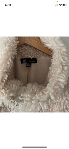 Chaqueta estilo bombardero oso de peluche crema colección trf de Zara para mujer talla M como nueva - Imagen 4 de 9