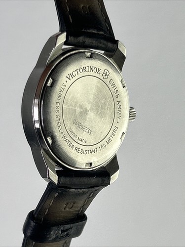 Victorinox Swiss Army Field Watch Women 30mm White Dial Silver Tone New Battery - Picture 6 of 13