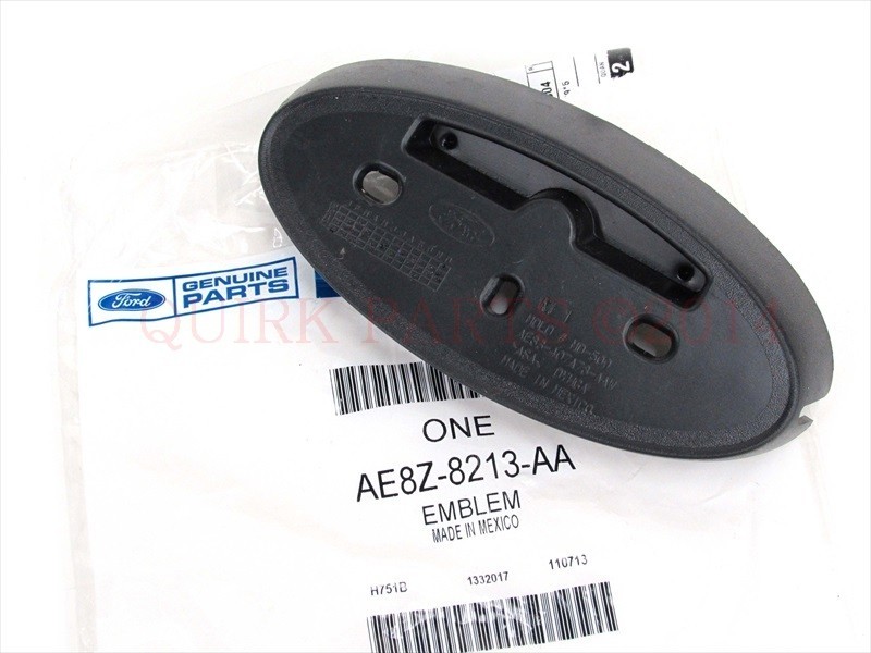 Base de montaje del emblema de la parrilla delantera para Ford Fiesta 2011-2013 (N/P AE8Z-8213-AA)
