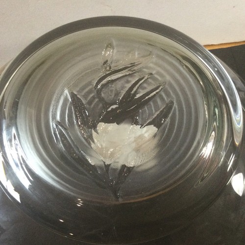Vintage Dansk Clear Glass Crystal With Embossed Leaf Design 9 1/2" Serving Bowl - Picture 8 of 11