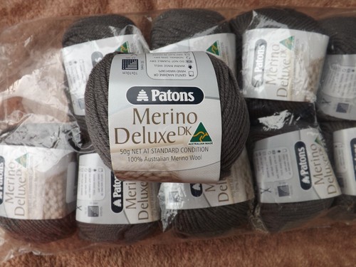 500gms Patons Merino Deluxe DK 100% Merino Wool Smooth Soft Yarn - GREY - Picture 3 of 5