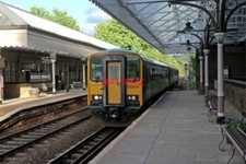 PHOTO  NORTHERN RAIL CLASS 153 153316 HEBDEN BRIDGE RAILWAY STATION THE TRAIN AR