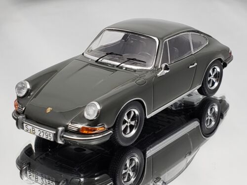 Schuco Porsche 911 S Cupé 1970 Le Mans Película Steve McQueen Dicast Modelo Coche 1:43 - Imagen 4 de 11