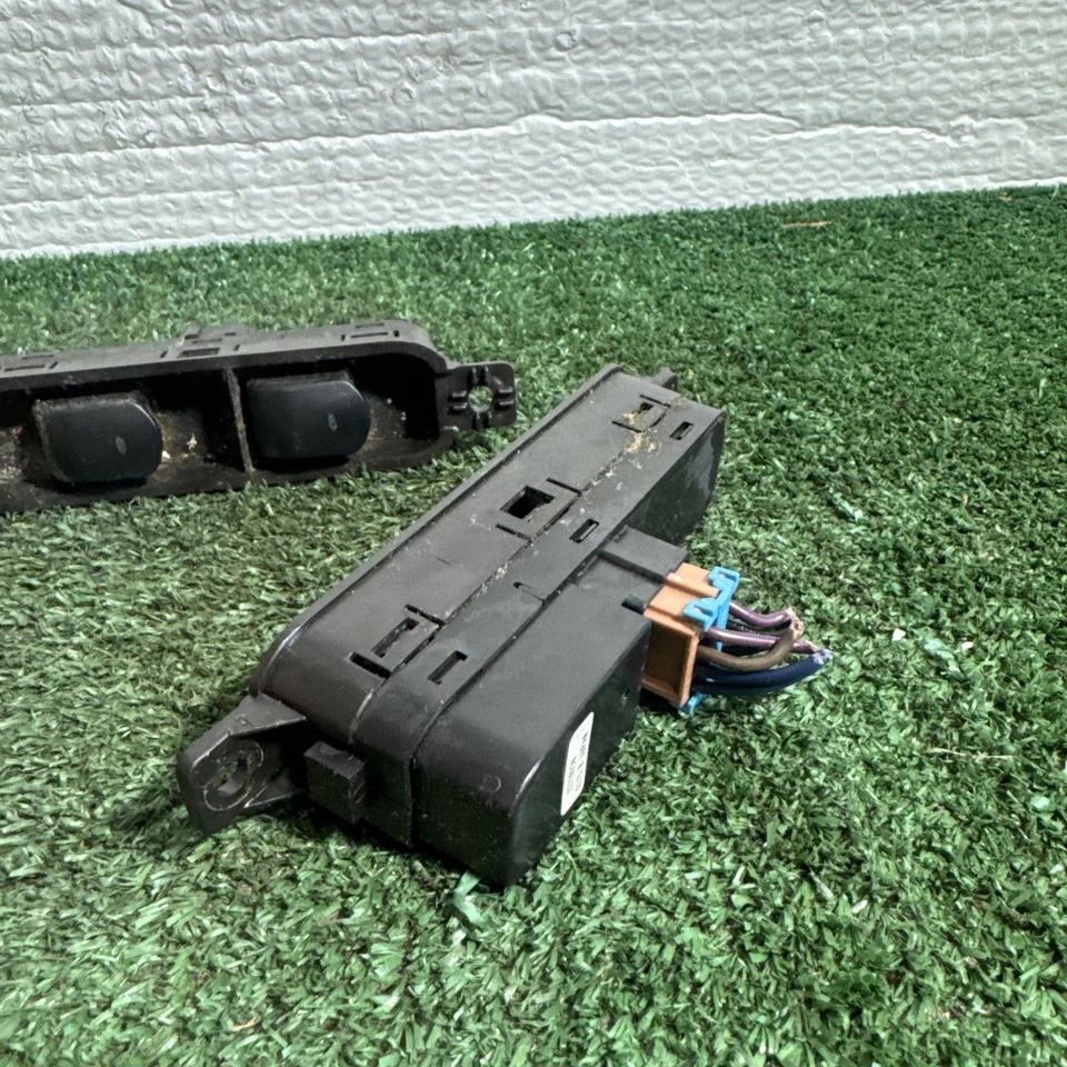 2002 2007 Saturn Vue Power Window Master Switch Door Window Button MT86#039 - Image 2 of 4