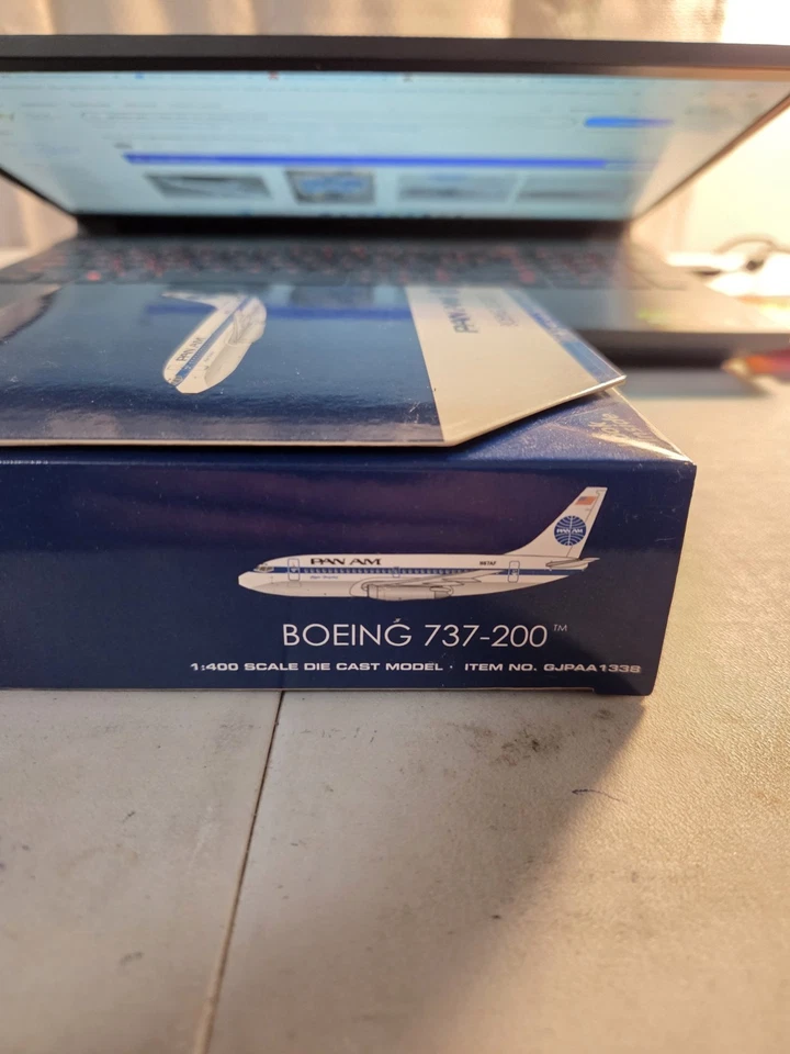 GeminiJets 1:400 Pan Am Boeing 737-200 - Image 3 of 4