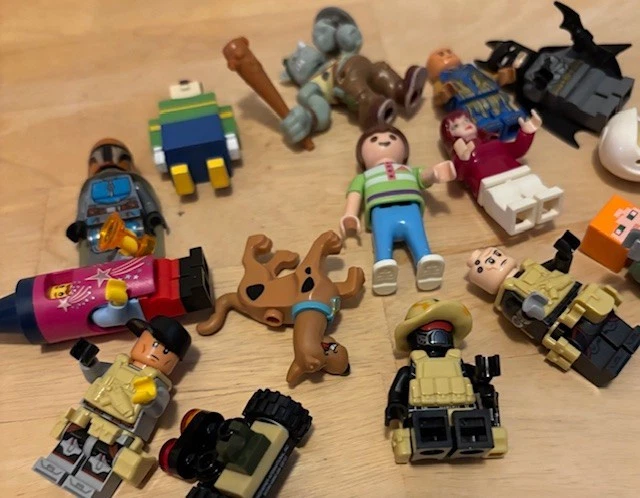 Lote de Figuras Lego y Roblox Batman Scooby Doo BeBop Star Wars Buen Estado Foto 2 de 4