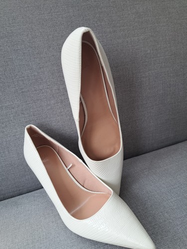 Stylish Elegant Ivory Off White H & M Heels Size 5 Wedding Occasion Party Shoes - Picture 5 of 12