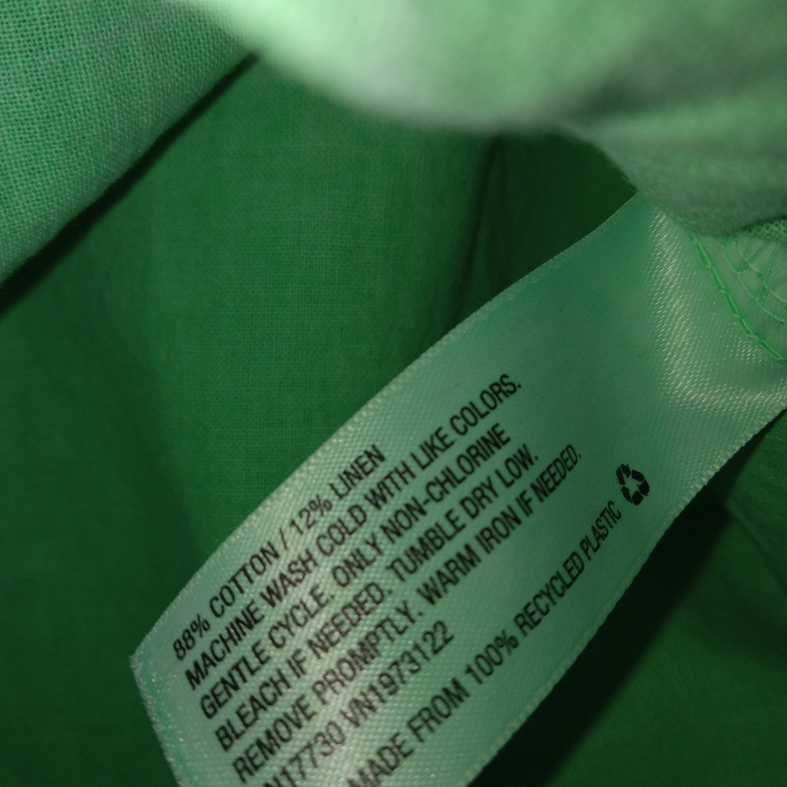 UNIVERSAL THREAD GREEN  BUTTON  DOWN CROP TOP SIZ… - image 3