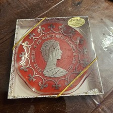 commemorative glass plate the Silver Jubilee of Queen Elizabeth II in 1977