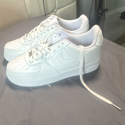 Nike Men's Air Force 1 Low Top Lace-Up Athletic Sneaker White Activewear Casual