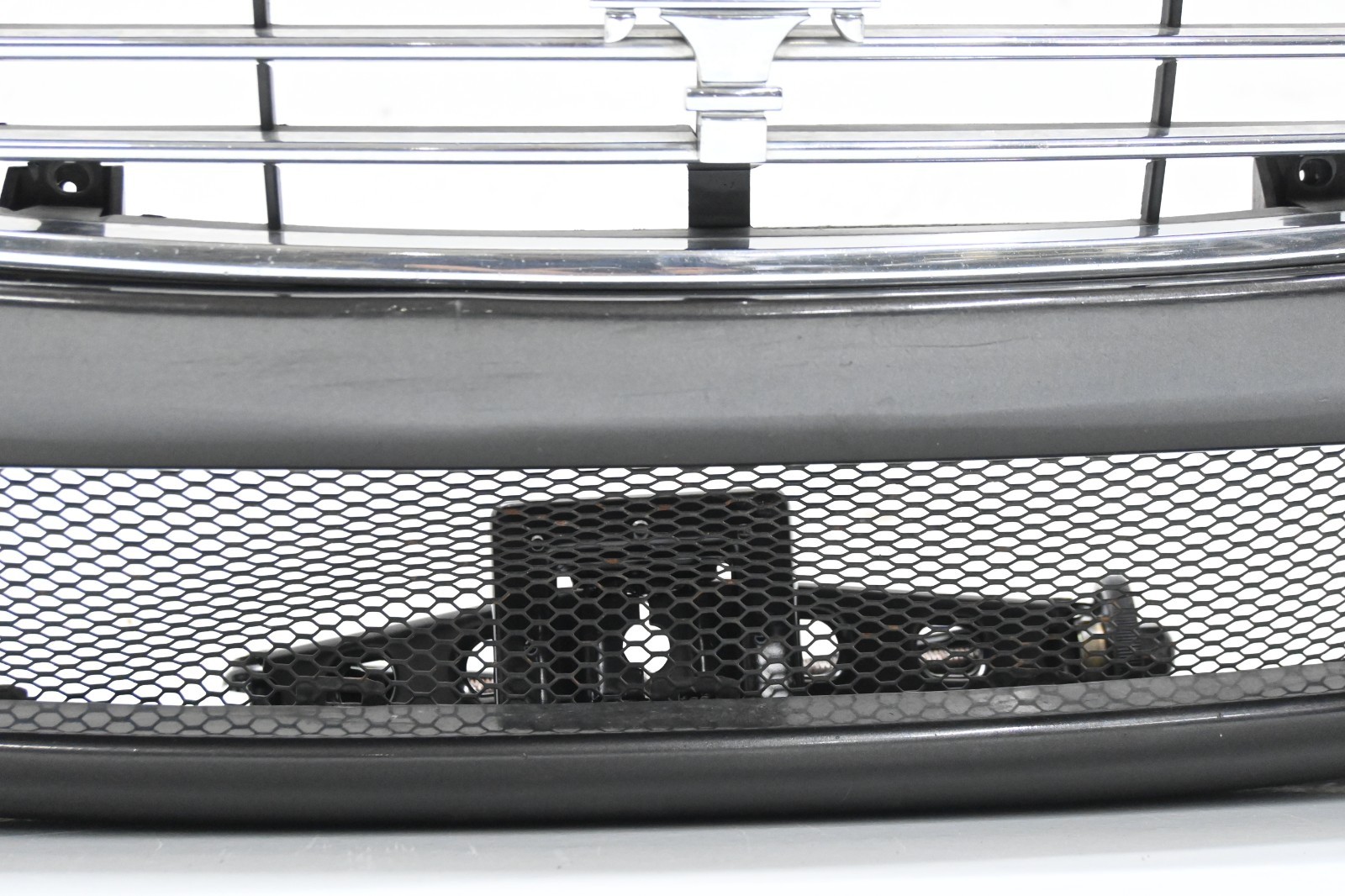⭐ 03-08 Maserati Quattroporte Front Bumper Cover Molding Grille Assembly Oem