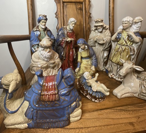 Large New Nativity Set Christmas Figurines Hand-Painted 10-Piece Ceramic - Picture 2 of 9