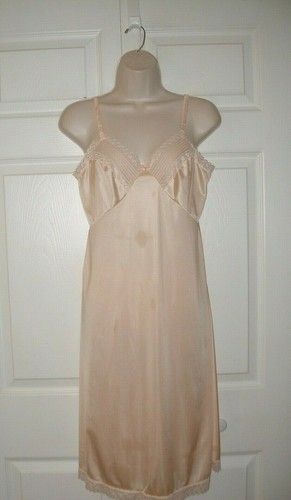 JC Penny Women's 34 Slip & Panties Set Pink Pretty Lace Trim 2 Pcs Set Vintage - Picture 8 of 12
