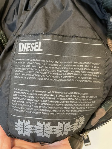 Diesel Industry Camouflage Puffer Jacket Full Zip Boys Size 6 Good Condition - Picture 11 of 12