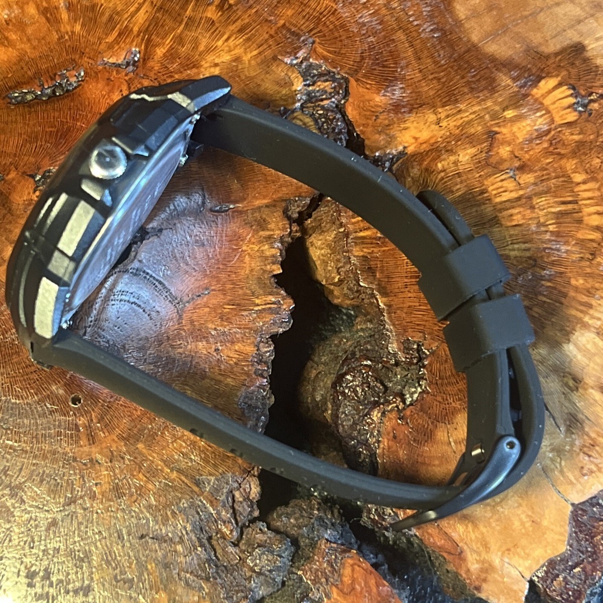 Casio HD Watch Men 42mm Black 2719 MW-600 Gold Dial Date New