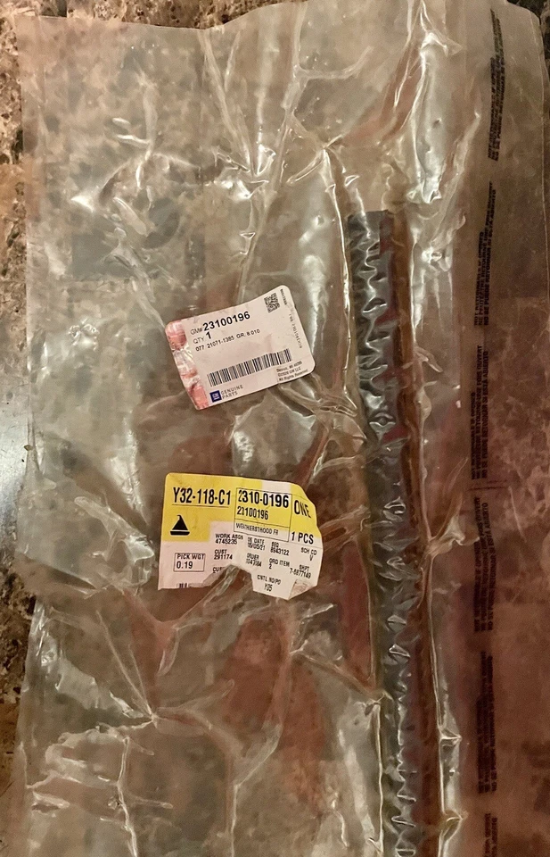 Передняя уплотнительная полоска капота - GM (23100196) 2017-2022 GMC Acadia - Изображение 3 из 4