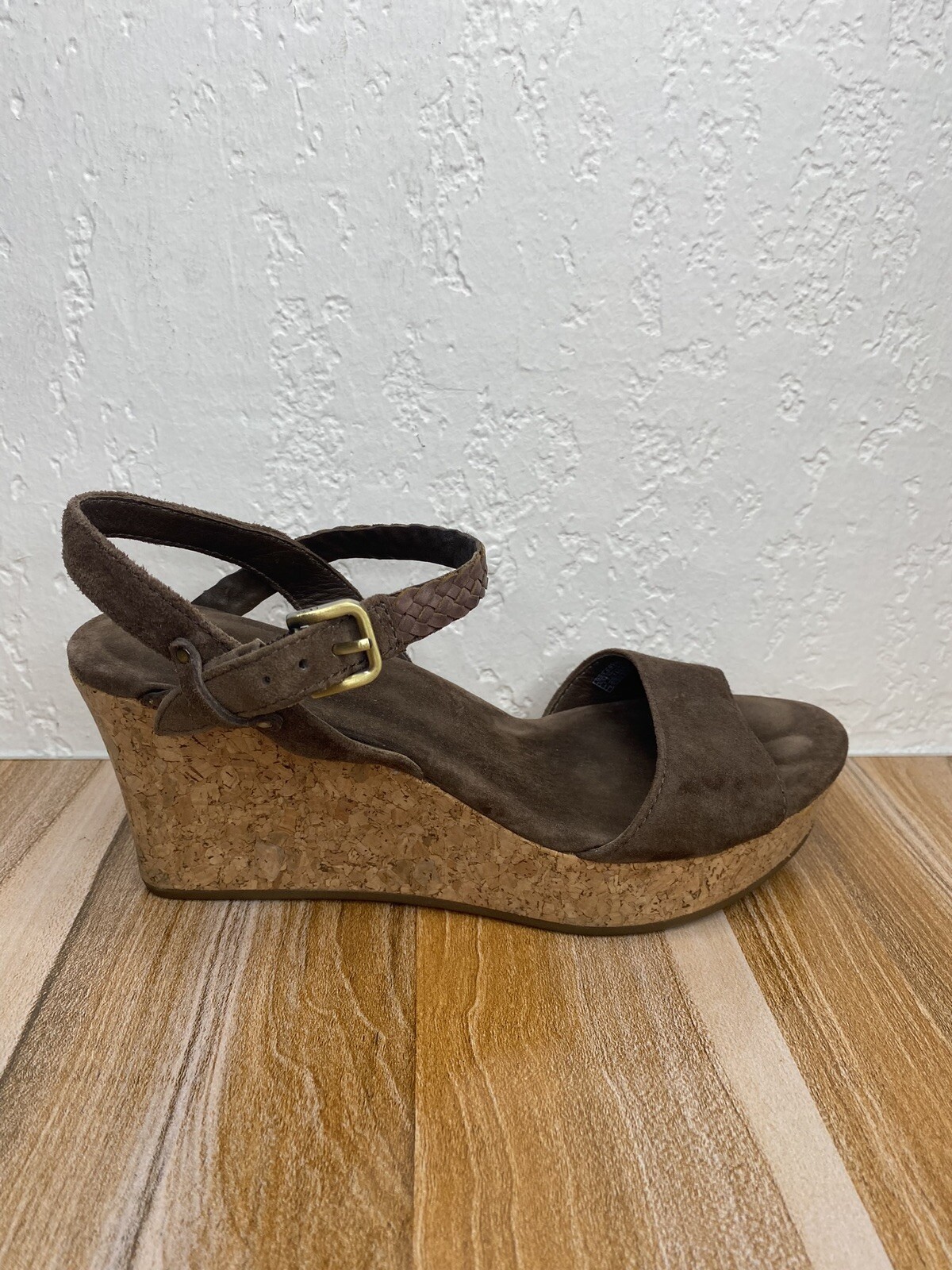Ugg Dalessio Suede Leather Wedge Sandals Women’s Size… Gem