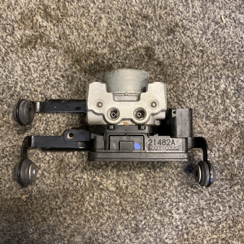 Triumph Street Triple R 675 2013 2014 2015 Original ABS Bremspumpe B137