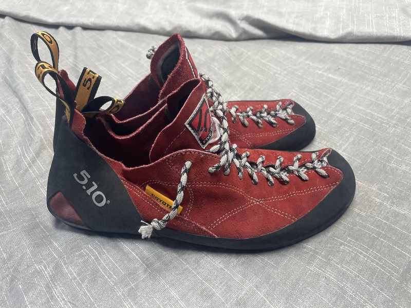 5.10 Five Ten Stealth C4 Red Suede Lace Up Climbing Shoes Men’s Size 12