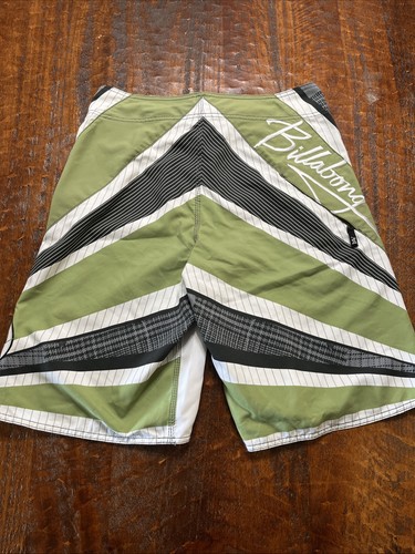 NWT BILLABONG ANDY IRONS SAMURAI 32” SIGNATURE GREEN BLACK & WHITE BOARDSHORTS - Picture 7 of 8