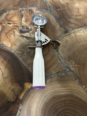 Vintage Hamilton Beach Model 978 #40 Stainless Steel Ice Cream Scoop. USA Made
