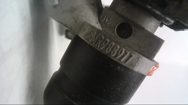 Rampe injection occasion MITSUBISHI COLT VI Phase 1 - 1.1i 75ch - - Imagen 2 de 4