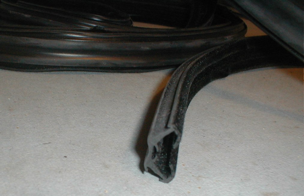 Maserati Biturbo DOOR GLASS CHANNEL SEAL Weatherstrip 2 Door Coupe Ghibli II