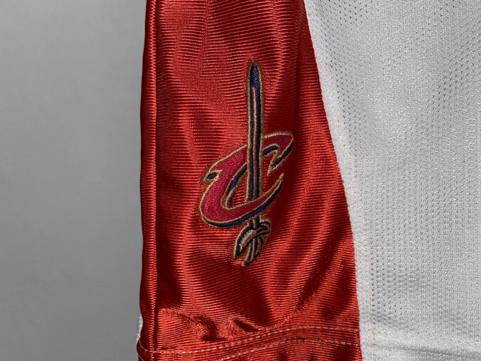 Maillot de basketball Champion MVP Club #23 Lebron James NBA homme taille S - Photo 3/4