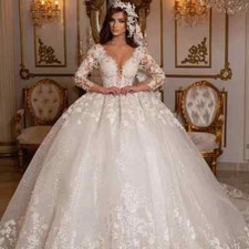 Retro A-Line Wedding Dresses V-Neck Long Sleeved Lace Applique Bridal Gowns