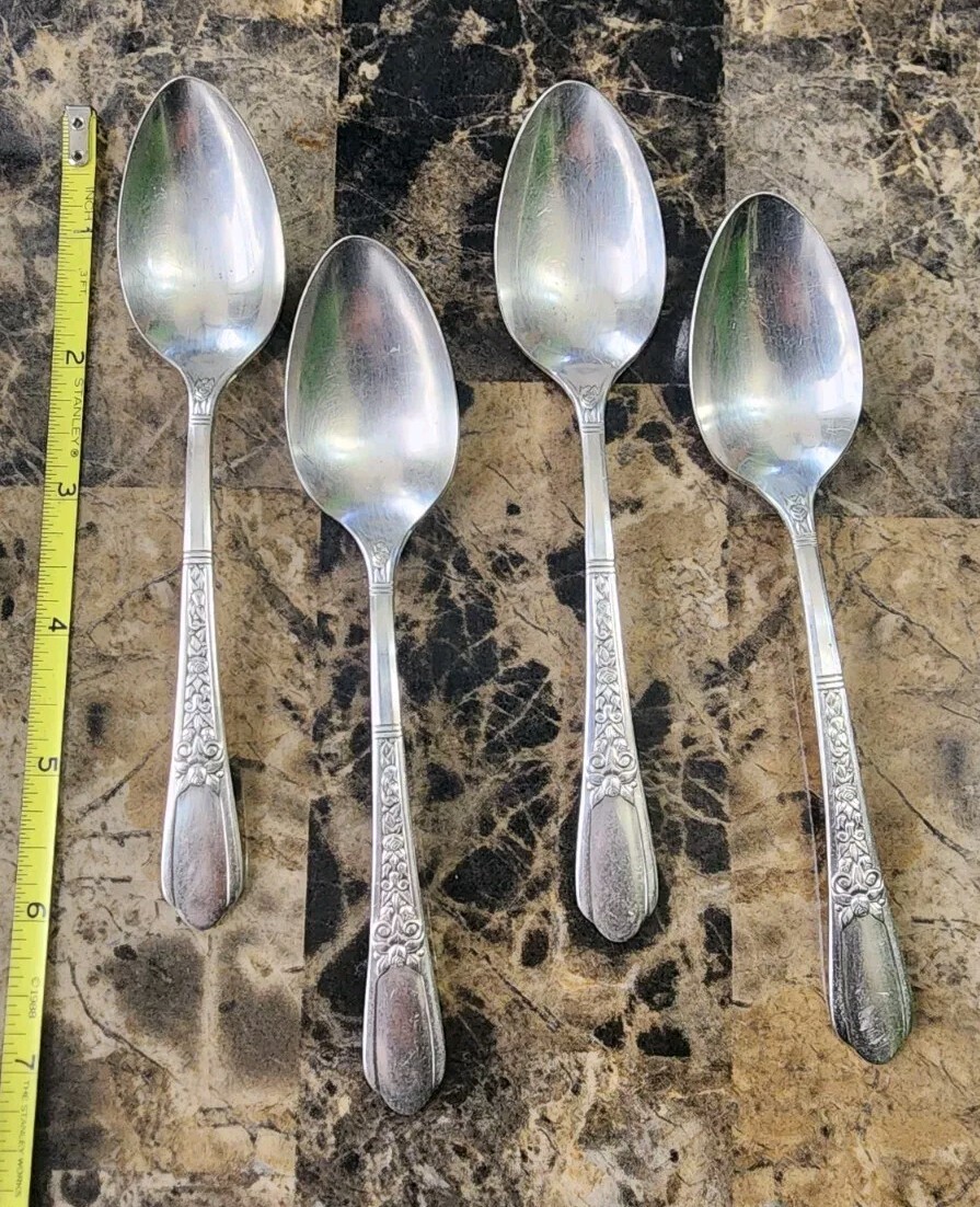 LOT OF 4 ART DECO c1938 FLORAL II PATTERN SILVERPLATED TEASPOONS