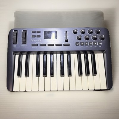 M-Audio Oxygen 25 USB MIDI Keyboard Controller 3rd Gen 25-Key DAW Music Prod.