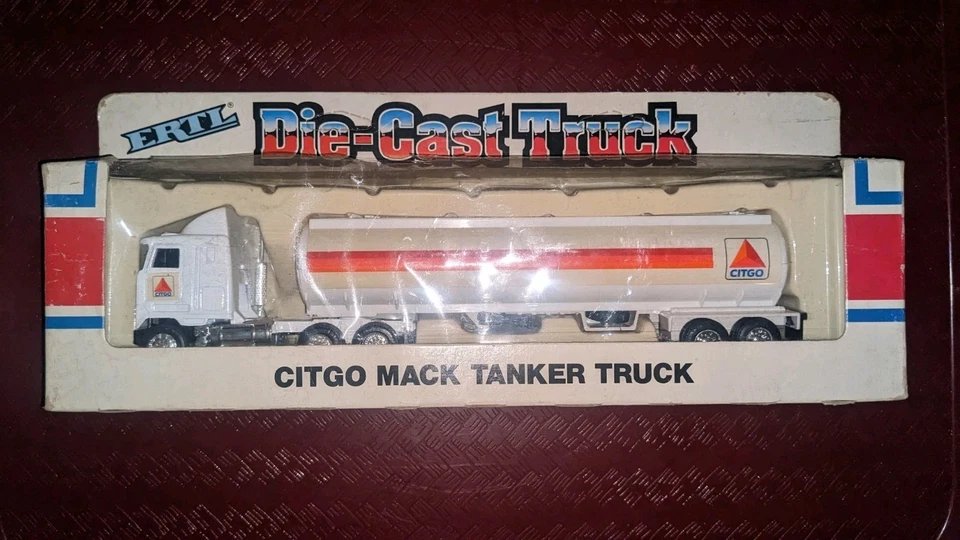 Vintage Ertl Mack Semi Truck. Diecast  - Image 2 of 3