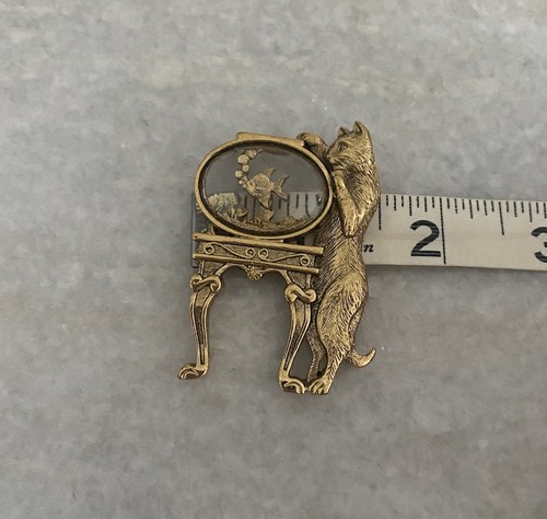 Vintage USA Made 1928 Cat Fish Bowl Gold Tone Brooch Pin - Picture 4 of 5
