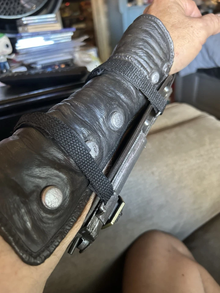 🔥🔥 Assassin's Creed Pirata Hoja Oculta y Guantelete Juguete McFarland Ubisoft Foto 3 de 3