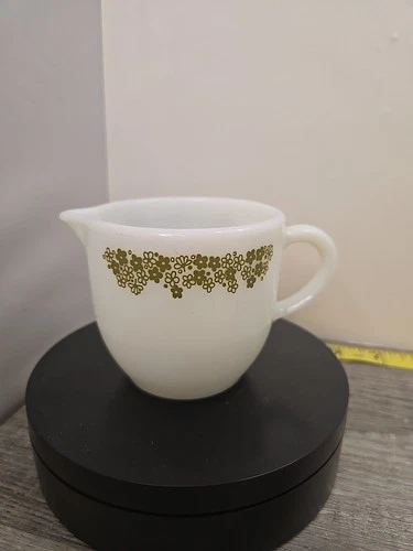 Vtg Pyrex Tableware by Corning 722 Crazy Daisy Spring Blossom Green Creamer 6 oz
