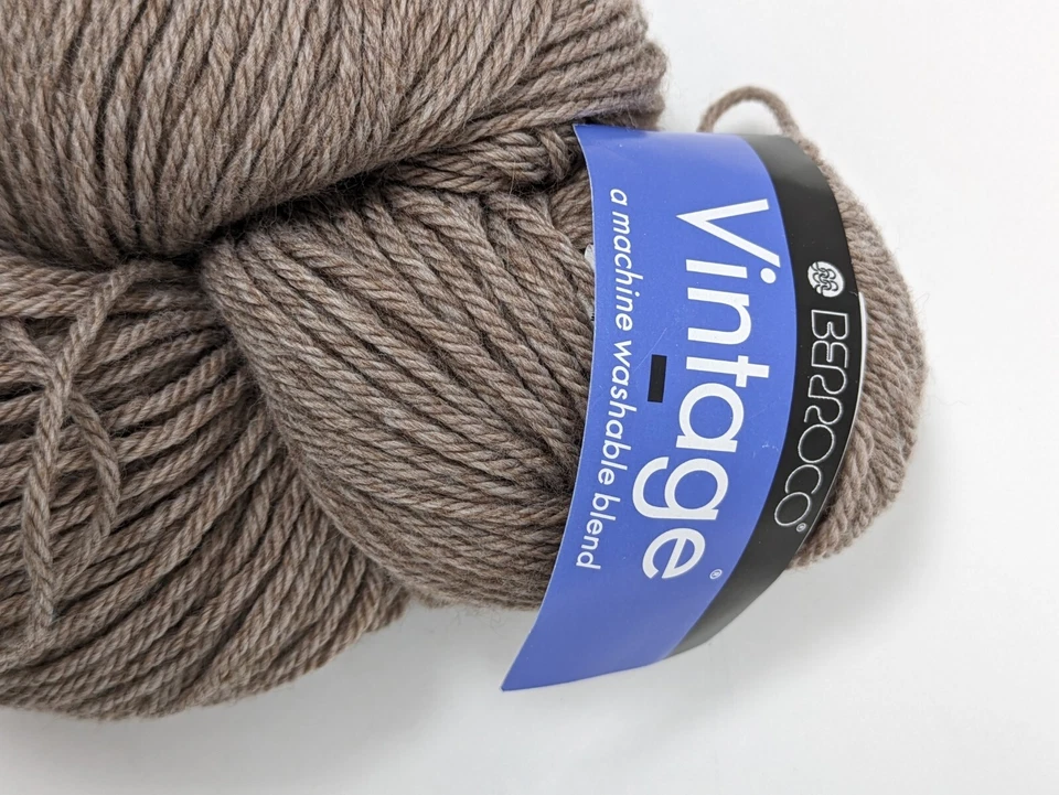 NUEVO Berroco Vintage Hilo Color 5105 Avena Marrón Mediano 218 Yardas Tinte Lote 279042 Nuevo Con Etiquetas Foto 2 de 4