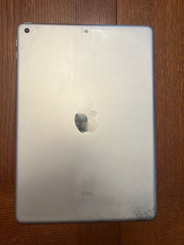 Apple iPad 5th Gen 9.7"A1822 - MP2G2LL/A 32GB Wi-Fi - Sliver - Bild 2 von 5