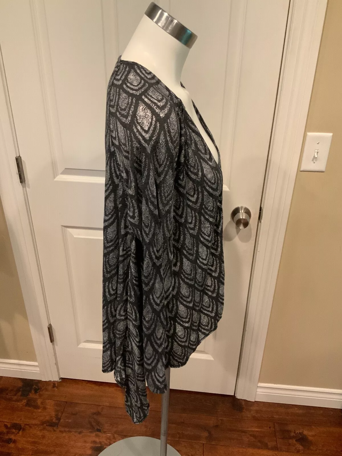 prana dark light geometric patterned open front 