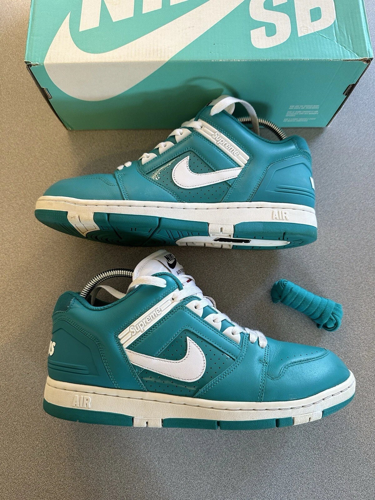 Taille 10,5   Nike Supreme x Air Force 2 Low Sarcelle