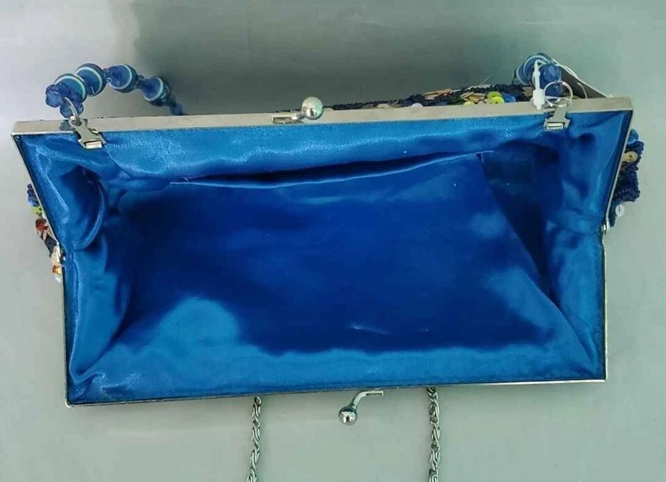 Bolso de mano/cartera sin asas de noche azul con cuentas y lentejuelas para mujer de 9' de ancho Foto 3 de 4