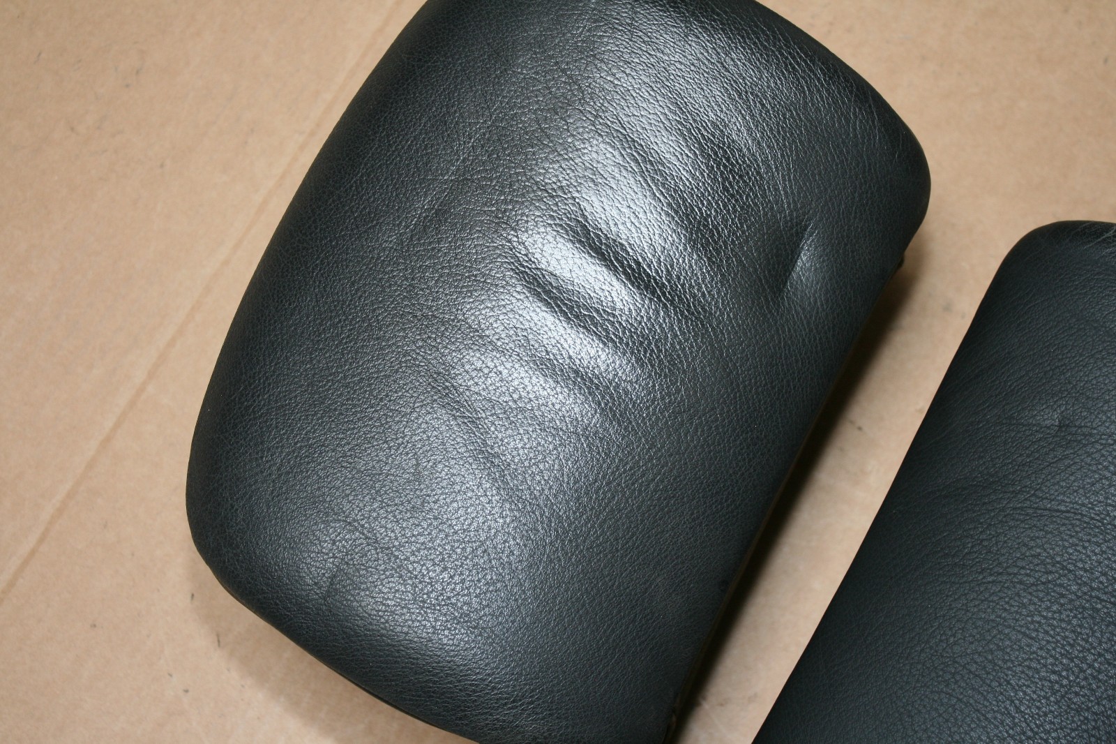 BMW E46 01-06 323 325 330 Convertible Front Headrests Left + Right Pair BLACK