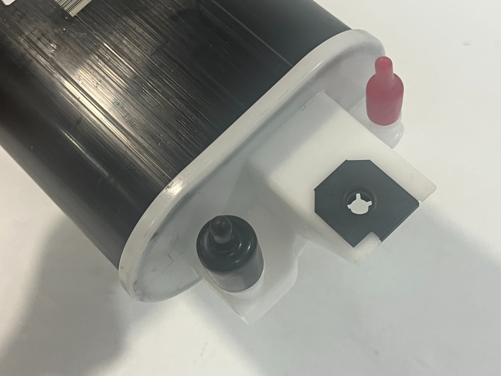 Maserati Ghibli 2014-2019 Fuel vapor filter P/N 670030583